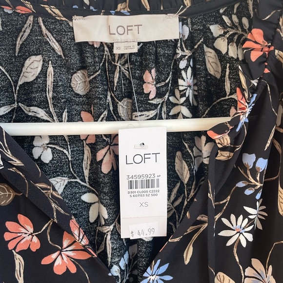 NWT, Loft top, size XS - Picture 2 of 6